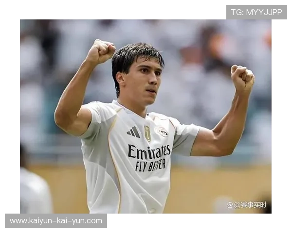 皇马小将贡萨洛脚后跟破门,伯纳乌球迷起立鼓掌